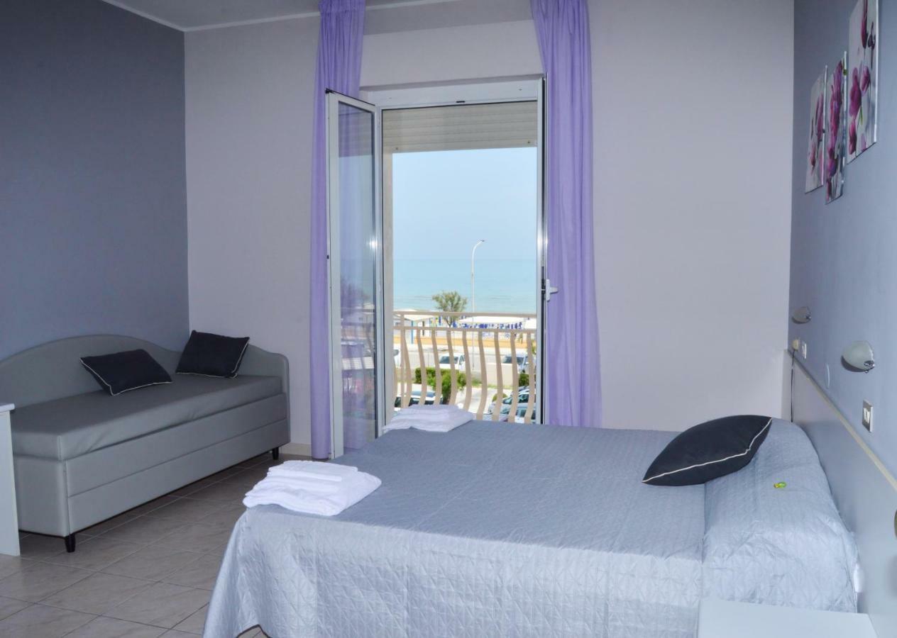 Hotel Perla Senigallia Exteriör bild