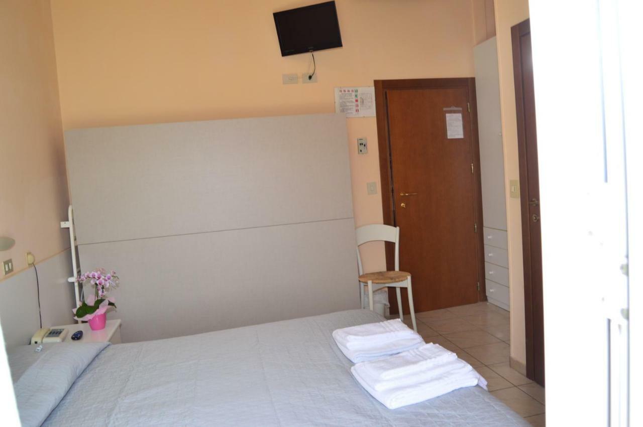 Hotel Perla Senigallia Exteriör bild