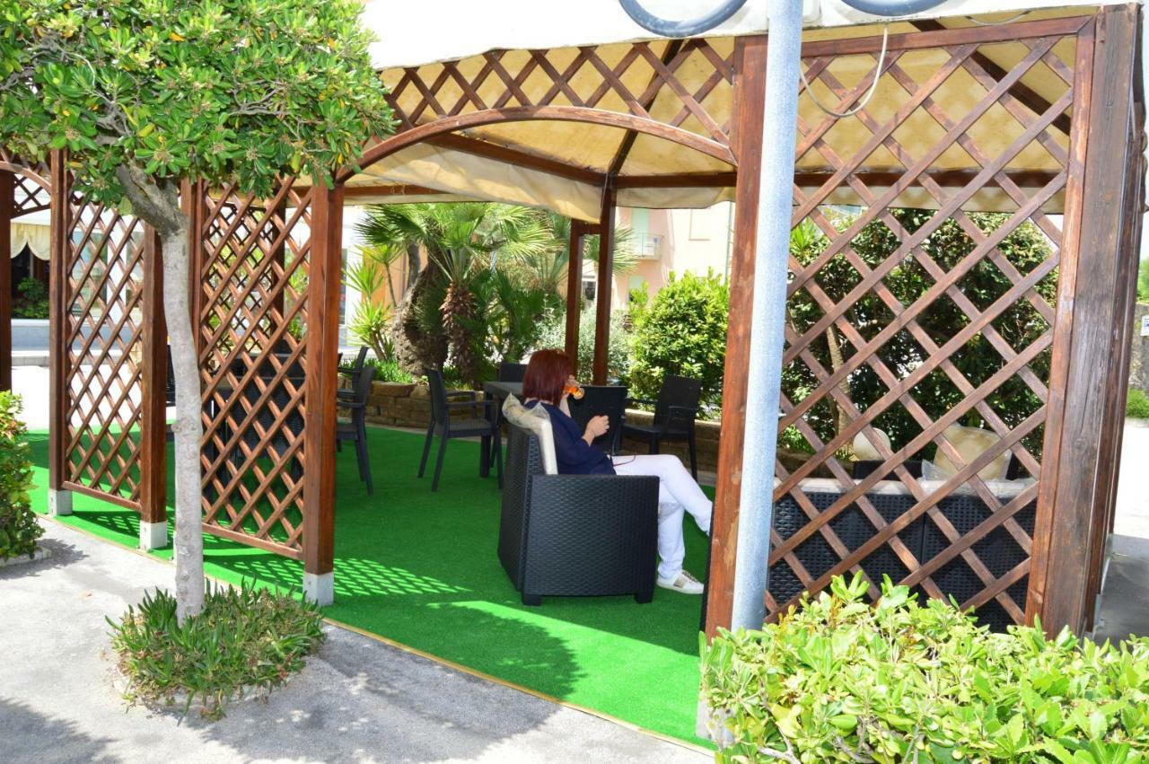 Hotel Perla Senigallia Exteriör bild