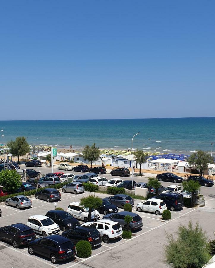 Hotel Perla Senigallia Exteriör bild