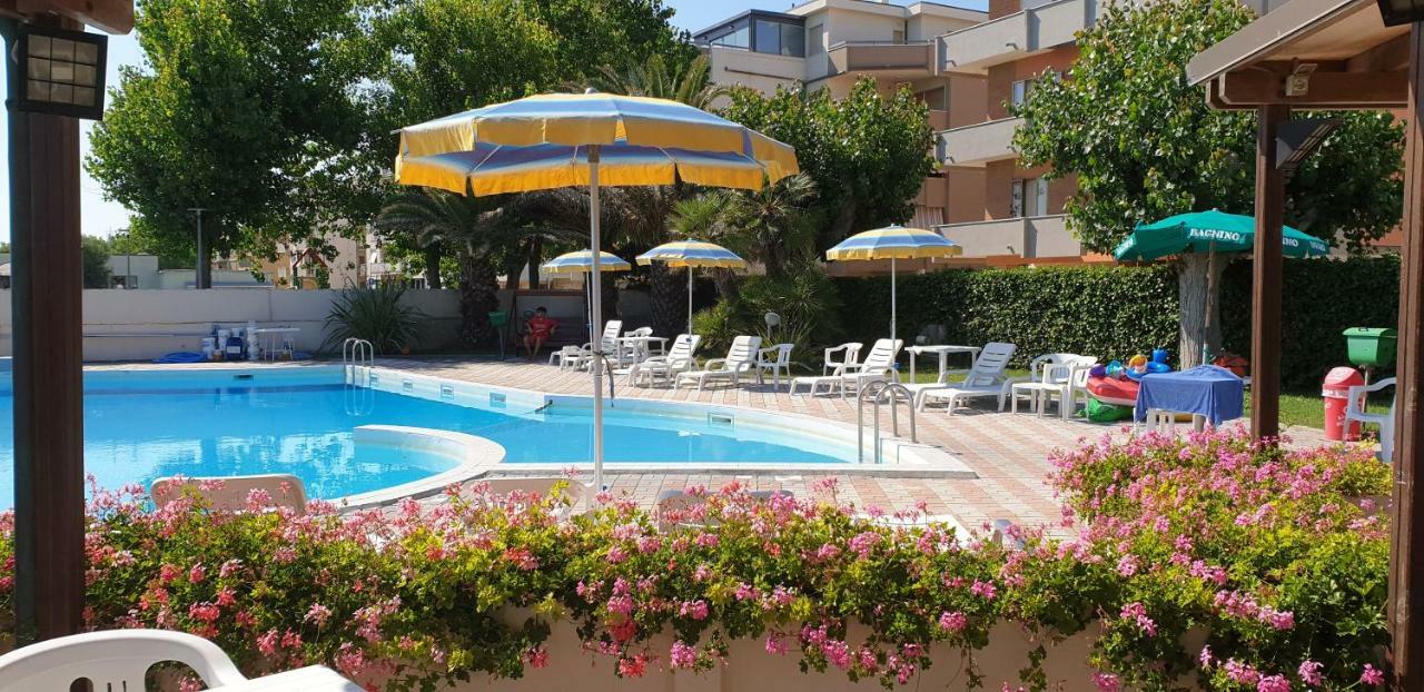 Hotel Perla Senigallia Exteriör bild